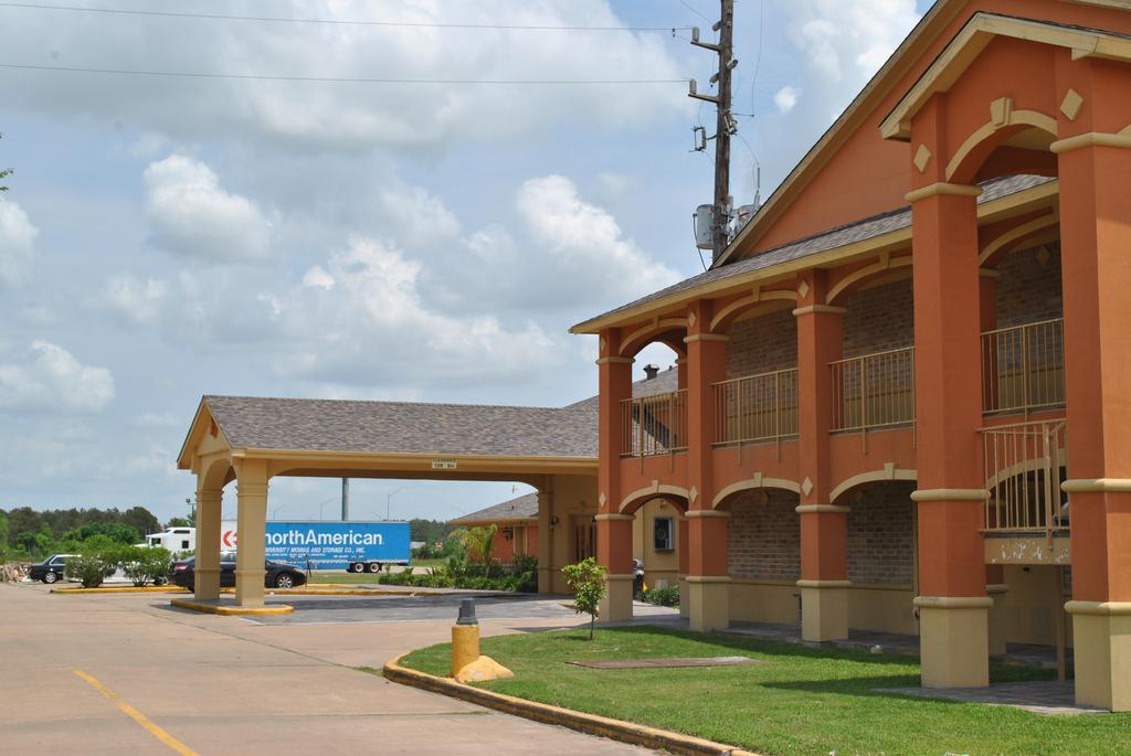 Executive Brookshire